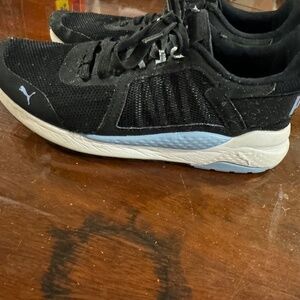 Adiddas black size 8.5 blue logo Nike new no tears or stains